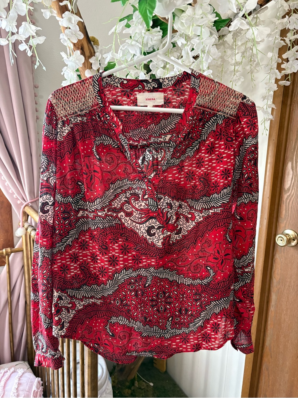 XiRENA Red Paisley Printed Blouse